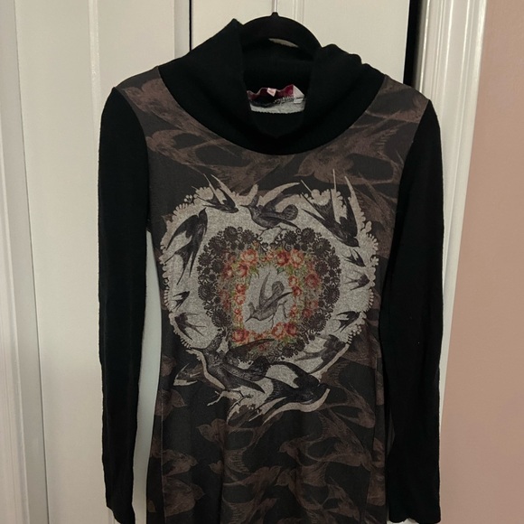 Beautiful tunic - Picture 2 of 3